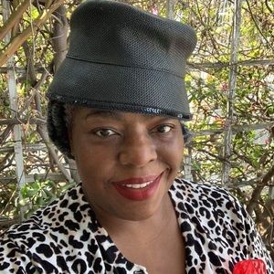 Meet your Posher, Brenda